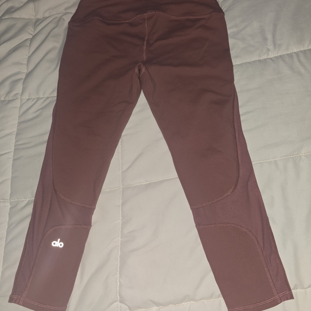 ALO Yoga Women's Coral Color Leggings